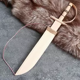 Сувенирное деревянное оружие