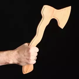 Сувенирное деревянное оружие