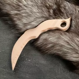 Сувенирное деревянное оружие