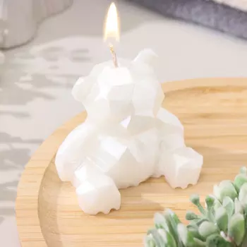 Свеча декоративная мишка-грани 7см, жемчужная