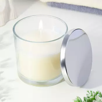 Ароматическая свеча в стакане