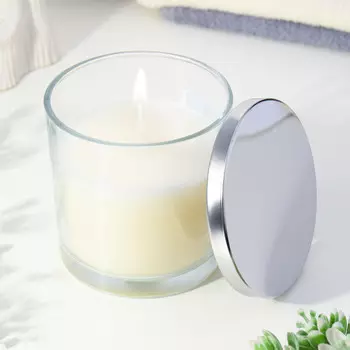 Ароматическая свеча в стакане