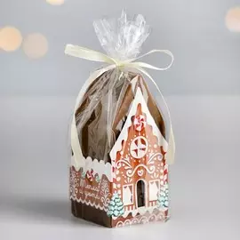 Новогодняя свеча в форме домика