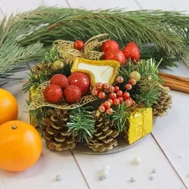 Свеча новогодняя