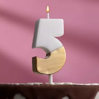 Свеча в торт