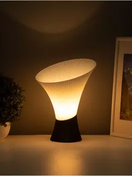 Светильник настольный