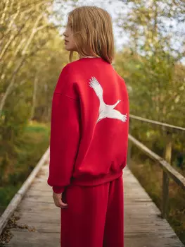 Свитшот для девочек красный из коллекции «zakaзnik el’nya / заказник ельня»