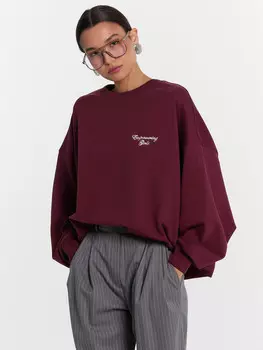 Свитшот женский бордовый оверсайз с вышивкой на груди