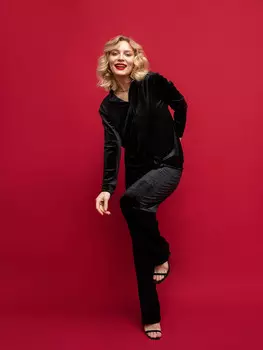 Свободная велюровая рубашка черного цвета