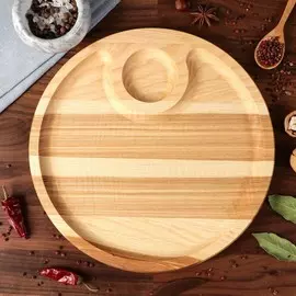Тарелка-доска для закусок и нарезки, с соусником 30 см, массив ясеня