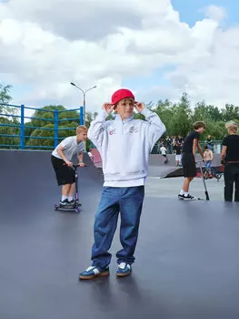 Толстовка для мальчиков серая с принтом