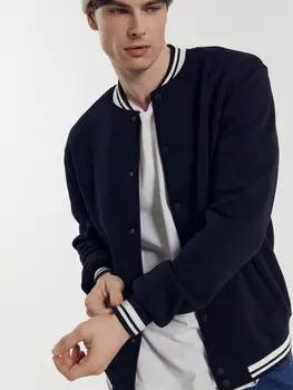 Толстовка мужская в черном цвете