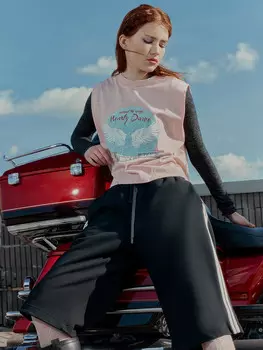 Топ женский розовый с принтом и надписью