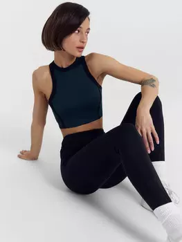 Топ женский спортивный в темно-зеленом цвете