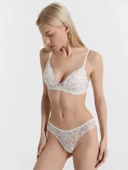 Трусы женские бразилиана молочно-бежевые в цветочки