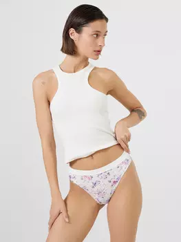 Трусы женские классические в молочно-бежевом цвете с цветами