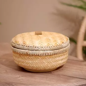 Корзинка плетеная с крышкой, из бамбука 23х23х15 см