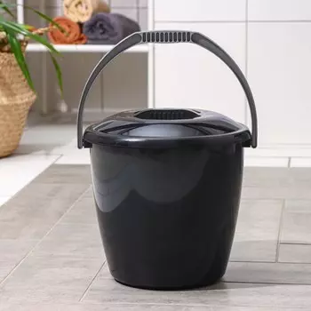 Ведро с крышкой