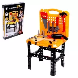 Верстак с инструментами