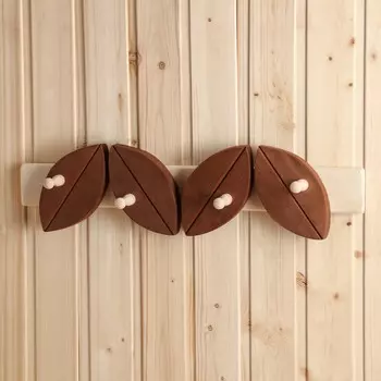 Вешалка деревянная