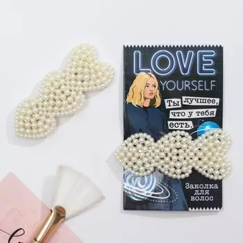 Заколка для волос на подложке love