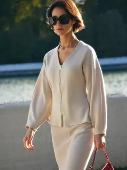 Жакет женский светло-бежевый