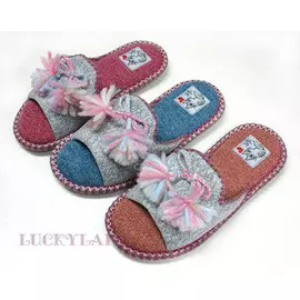 Женские тапочки