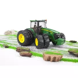 Трактор Bruder John Deere 7930 с двойными колёсами