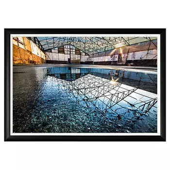 Арт-постер индустриальный декаданс в черной раме