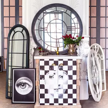 Арт-постер лина версия монокль в черно-белом цвете