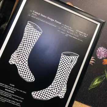 Арт-постер патент Louis Vuitton на дамские сапоги