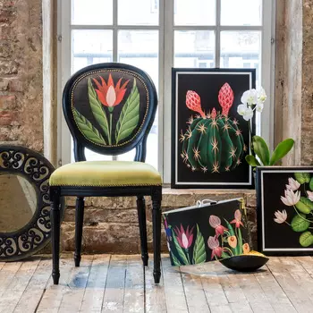 Арт-постер защитник от бед в раме из полистирола