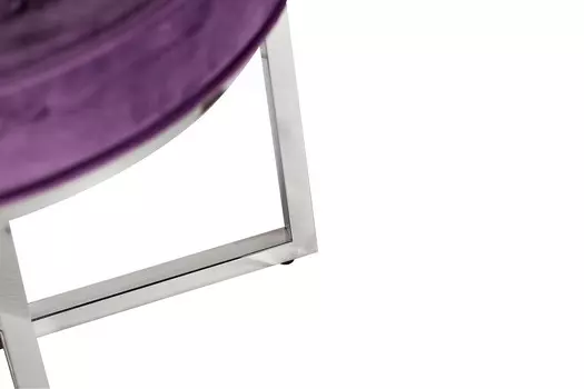 Банкетка из велюра сиреневого цвета со стальными ножками