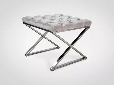 Банкетка с обивкой из велюра