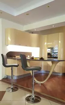 Барный стул с сидением из экокожи