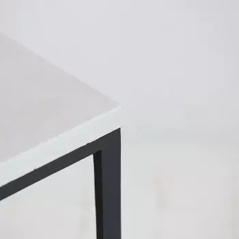 Барный табурет Cube с сидением из микробетона