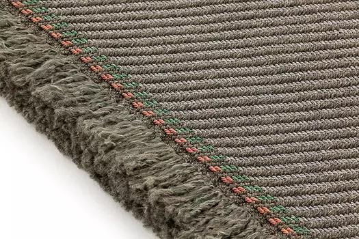 Большая подушка Diagonal Aloe-Opal зеленого цвета