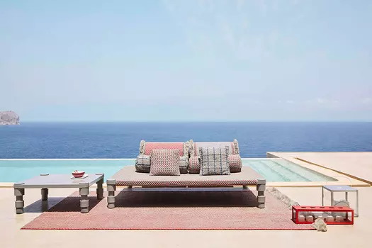 Большая подушка-рол Diagonal Almond-Red красного цвета