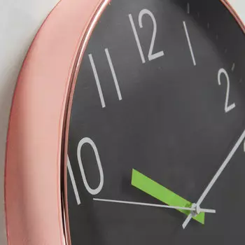 Часы настенные Merrick с черным циферблатом