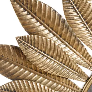 Часы настенные золотистого цвета