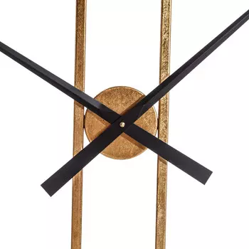 Часы настенные золотого цвета