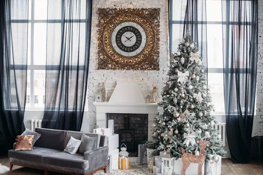 Часы с подсветкой Viktor золотого цвета