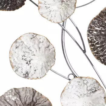 Декор настенный бело-серебряного цвета