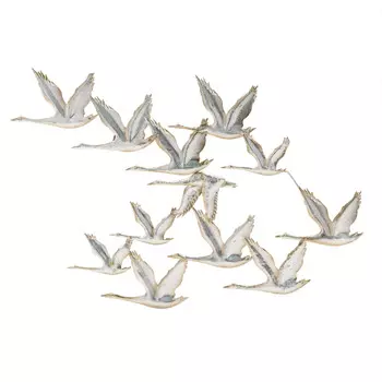 Декор настенный серебристого цвета