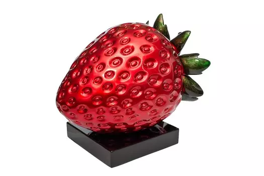 Декоративная статуэтка из полирезины "Клубника"