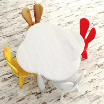 Детский стол цветочек белого цвета