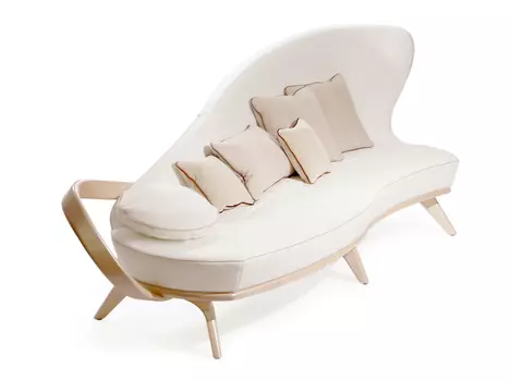 Диван Apriori av