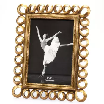 Фоторамка золотого цвета