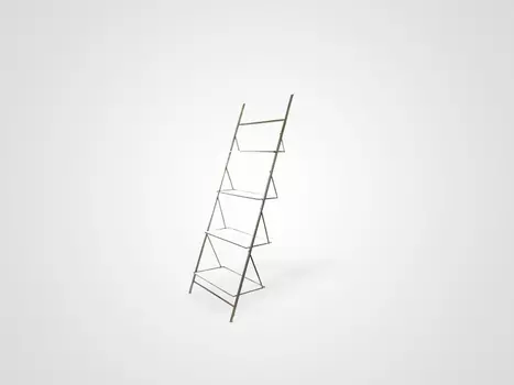 Этажерка металлическая пристенная со стеклянными полочками