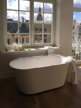 Каменная ванна Tulip белая